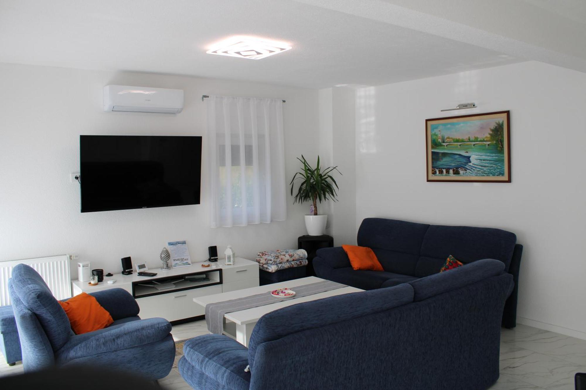 Am Lux House Villa